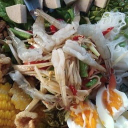 ตำถาดปูปลาร้ากุ้งสด