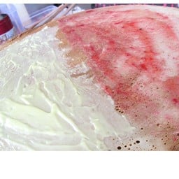 เครปวนิลา แยมสตอเบอรี่ + ครีมวานิลา