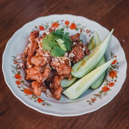 หมูทอดกระเทียมพริกไทย