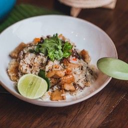 ข้าวผัดปลาทูกากหมูพริกสด