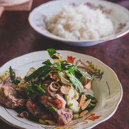 ยำเนื้อย่างมะเขือเปราะ