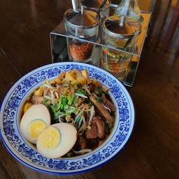 ก๋วยจั๊บไก่ทรงเครื่อง
