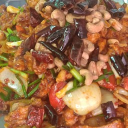 ไก่ผัดเม็ดมะม่วง