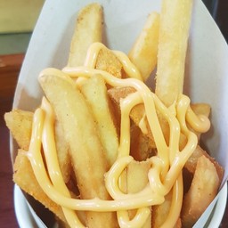 เฟรนฟรายราดชีส