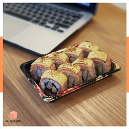 แซลมอนชีสโรล