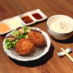 wawa cafe & bar