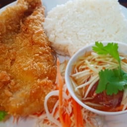 ข้าวปลาแดดเดียวยำมะม่วง