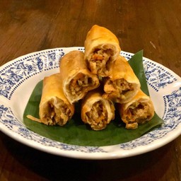 (มัง) ปอเปี๊ยะทอดเผือกวุ้นเส้นและผักรวม