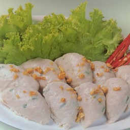 ลูกชิ้นรักบี้ลวก