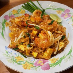 ผัดไทกากหมูกุ้งสด