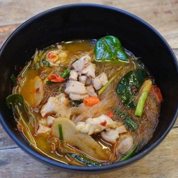 แกงไก่เส้นร้อน