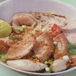 ก๋วยเตี๋ยวต้มยำทรงเครื่อง