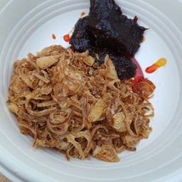เจ๊แขก ตลาดอาหารทะเลสดเขาตะเกียบ