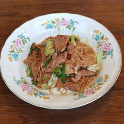 ขนมจีนผัดซีอิ๊วไก่