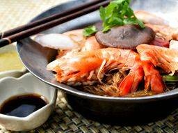 กุ้งอบวุ้นเส้น