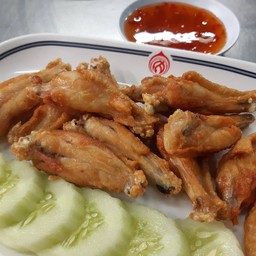 ปีกไก่ทอดน้ำปลา