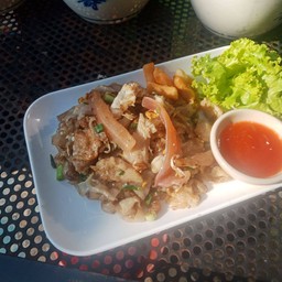 ก๋วยเตี๋ยวคั่วไก่ เส้นหมี่ขาว