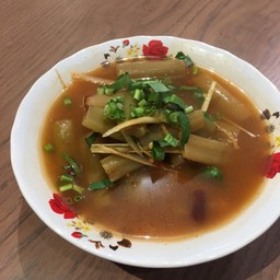 (มัง) ต้มยำสายบัวใบกระเพรา