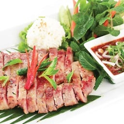 หมูดำคุโรบุตะย่างจิ้มแจ่ว