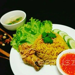 นิเมาะห์ก๋วยเตี๋ยวแกง ข้าวหมกไก่  (อาหารตามสั่ง)