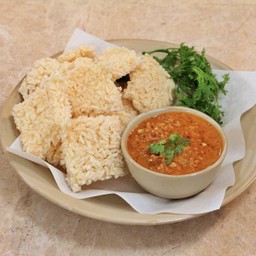 Rice Cracker With Pork Dipping