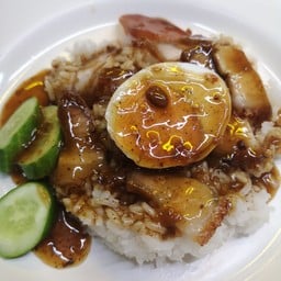 ข้าวหมูกรอบ
