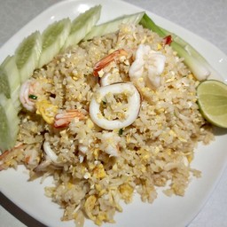 ข้าวผัดทะเล (กลาง)