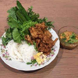 (มัง) เมี่ยงผักสดกับขนมจีน