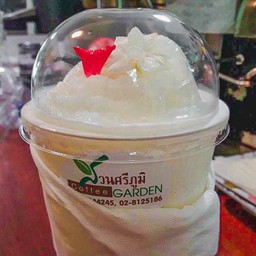 มะพร้าวปั่นนมสด