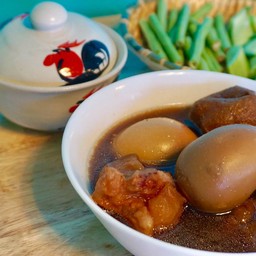 พะโล้ขาหมู