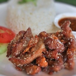 ข้าวหมูอัลมอนด์คลุกฝุ่น