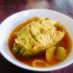 แกงส้มปลากระพงยอดมะพร้าว