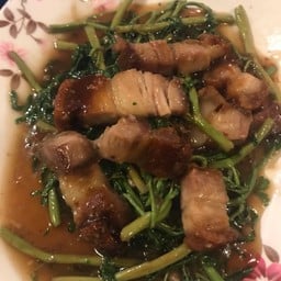 ผัดผักบุ้ง