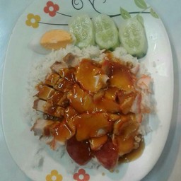 ข้าวหมูแดง หมูกรอบ