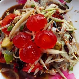 ตำกุ้งสดไข่แดงเค็ม