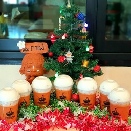 ชานมไหม?
เข้ม หอม นุ่ม ละมุน นะ 
ลองชิมดูสิ😁
