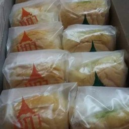 ขนมปังสังขยา ตราชฎา