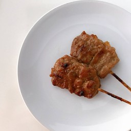 หมูปิ้งหน้าตลาดวรจักร