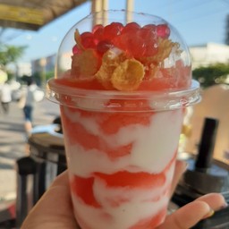 สตรอเบิร์รี่โยเกิร์ต