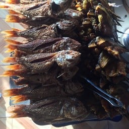 ปลาแดงทอดขมิ้น