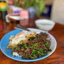 อาหารตามสั่งแยกสันติบันเทิง