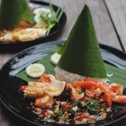 ข้าวผัดกระเพราทะเล
