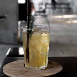 ชาลิ้นจี่ (LYCHEE TEA)