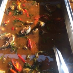 แกงปลาดุกใบยี่หล่า