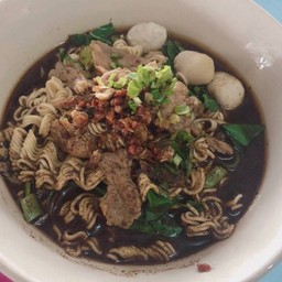 ก๋วยเตี๋ยว เส้นมาม่า พิเศษ 2 ก้อน