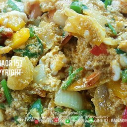 ข้าวราดผัดผงกะหรี่ทะเล