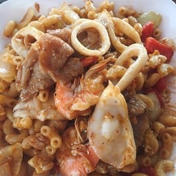 ผัดมักกะโรนีรวมมิตร