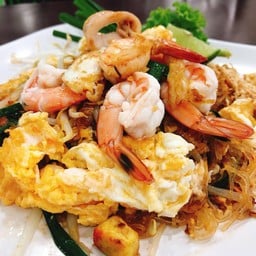 ผัดไทวุ้นเส้นทะเล🍤