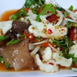 ยำเล็บมือนาง