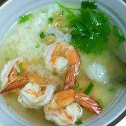 ข้าวต้มทรงเครื่องกุ้ง